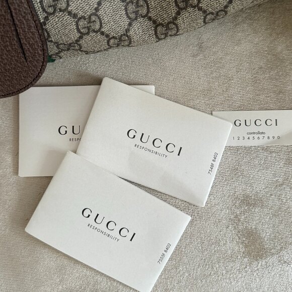 Gucci medium Savoy duffle bag - Picture 6 of 8